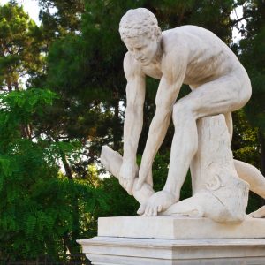 Στους δρόμους των αγαλμάτων