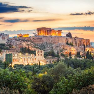 Ξενάγηση με φεγγάρι στο ωραιότερο χιλιόμετρο της πόλης: Αρεοπαγίτου - Αποστόλου Παύλου