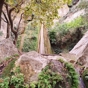 Στις πλαγιές του Ελικώνα: πεζοπορική διαδρομή και επίσκεψη στους καταρράκτες Πέτρας